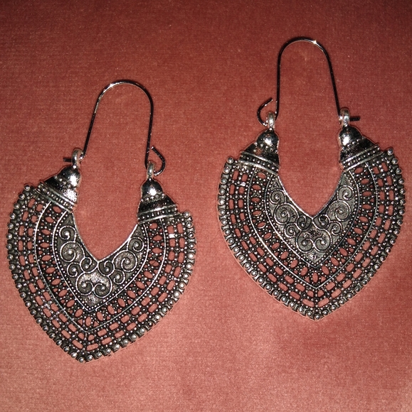 Big Filigree Heart Hoop Earrings Silver Bohemian Tribal Indie Boho Huggie Hoops - Picture 5 of 8